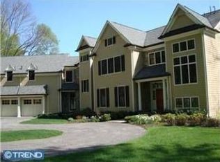 680 Clovelly Ln, Devon, PA 19333