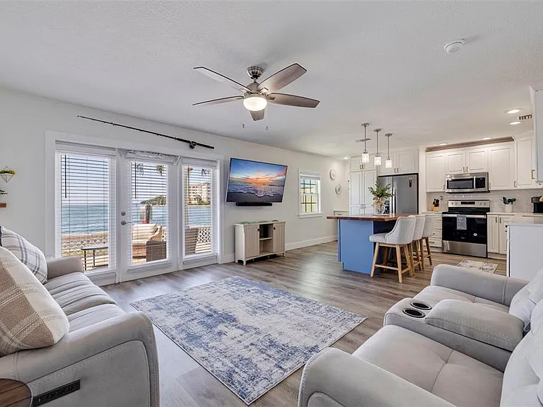 5266 Beach Dr SE #B — Photo 6