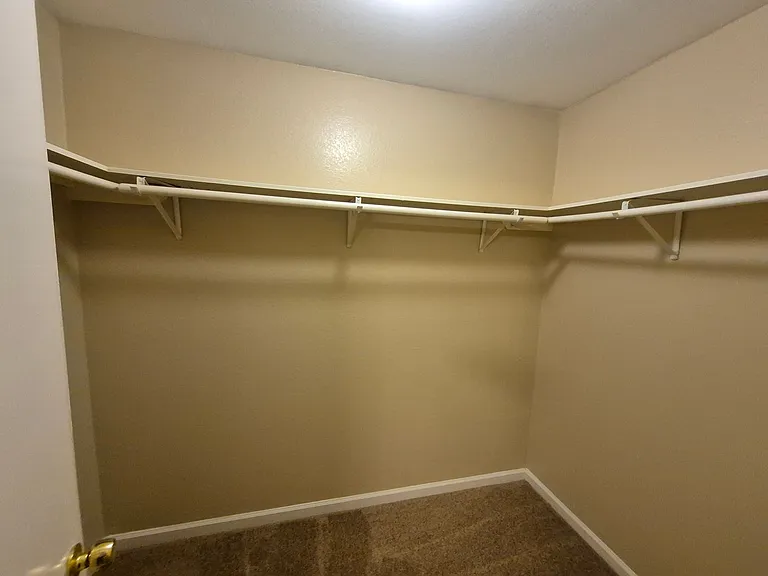 8806 Slumber Ln — Photo 32