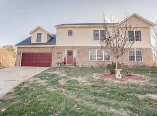 200 Matterhorn Ct, Glen Carbon, IL