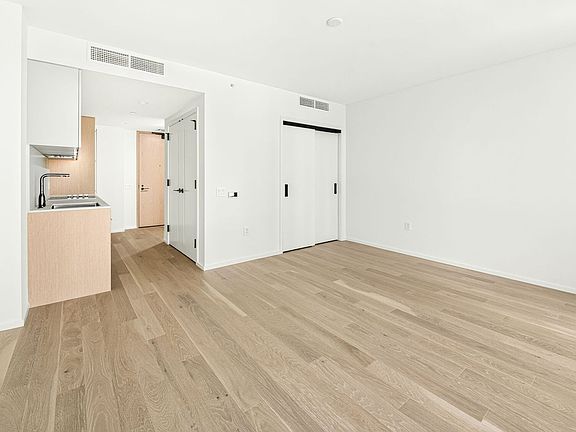 2nd image of 333 Ward Ave #622