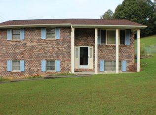 22234 Pinebrook Dr, Bristol, VA 24202