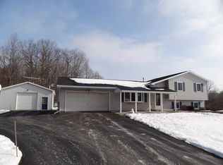 7136 Quinlan Rd, Le Roy, NY 14482