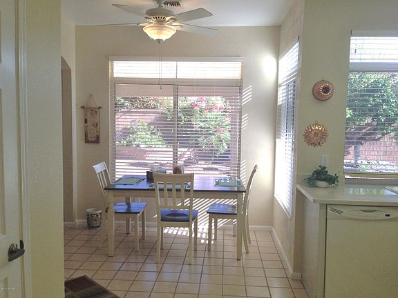 4th image of 1015 E Desert Glen Dr