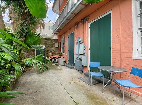 3rd image of 1031 Barracks St APT 4