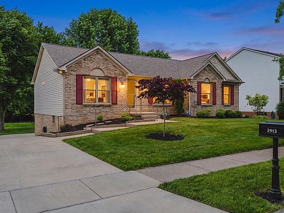 3rd image of 2913 Summerfield Dr