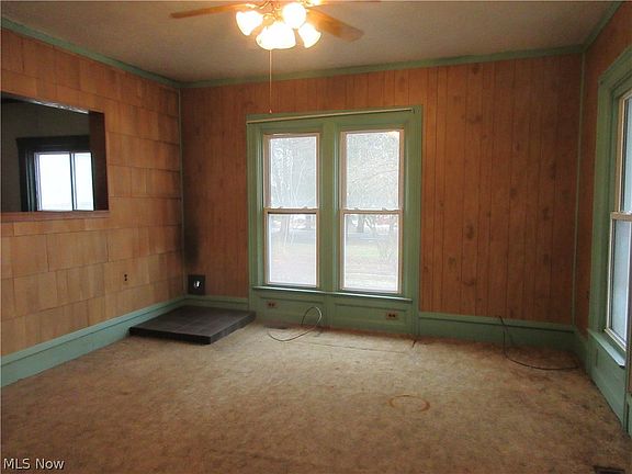 3rd image of 174 Hickory St