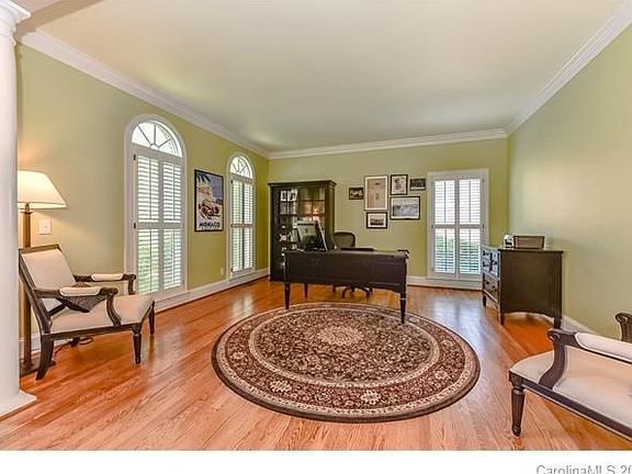 4th image of 4619 Ashridge Dr