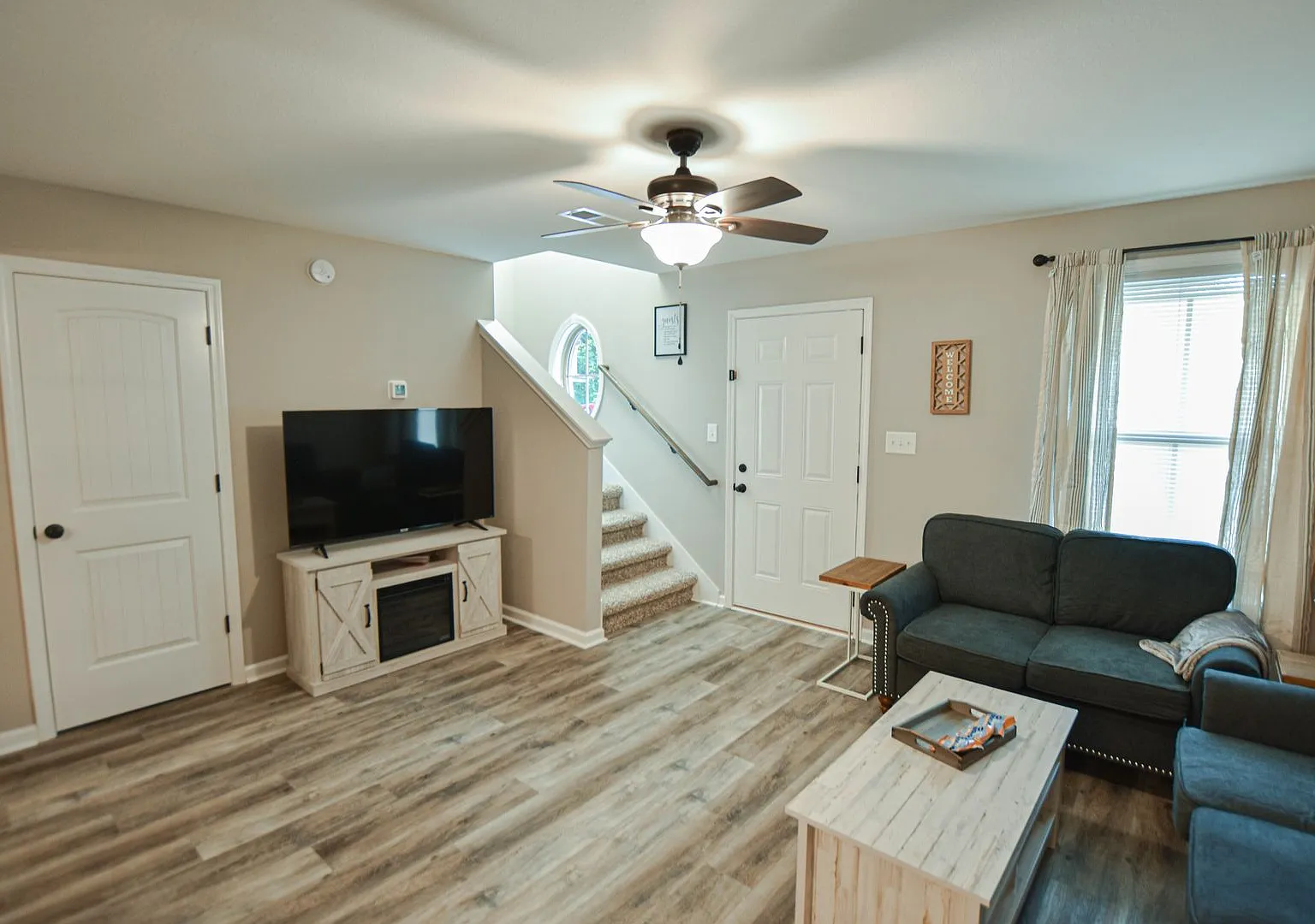 219 Smithson Lane — Photo 2