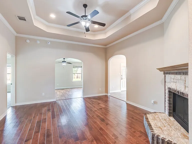 2405 Coy Dr — Photo 7
