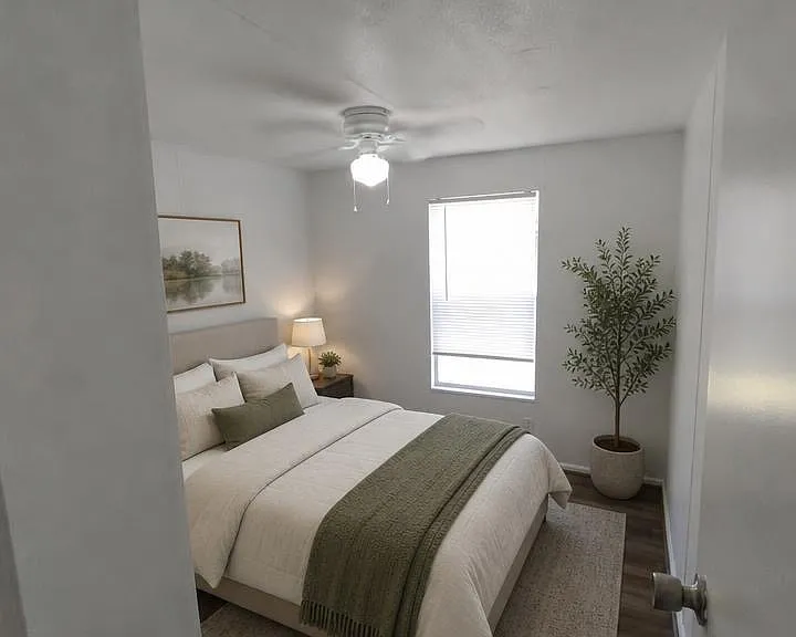 2702 NW 50th Ave — Photo 3