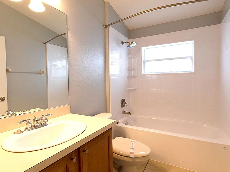 2306 Lawrence Hall St — Photo 12