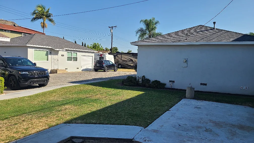 1 bed, 735 sqft, $2,375 — Photo 2