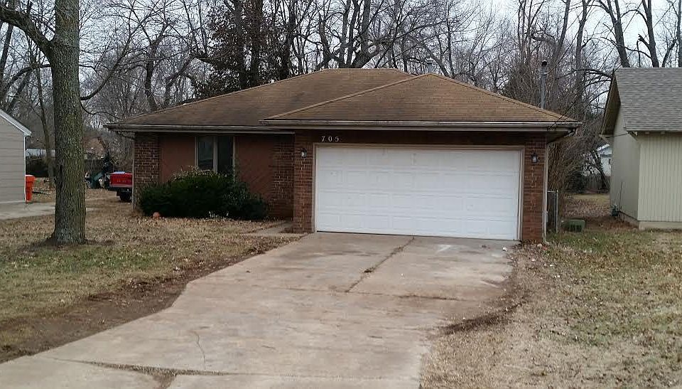 2nd image of 705 S Old Orchard Ave
