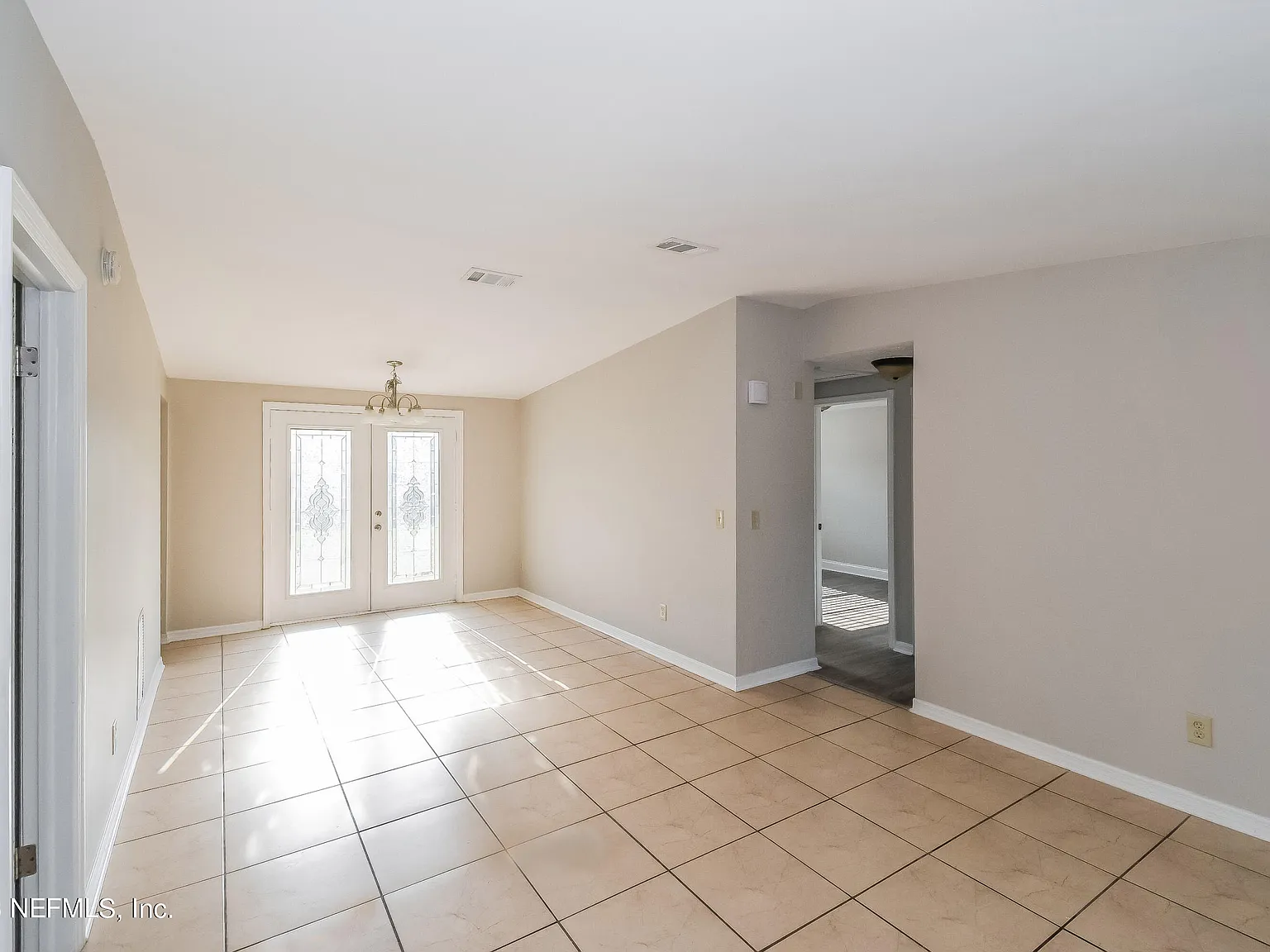 4 bed, 2.0 bath, 1700 sqft, $2,020 — Photo 4