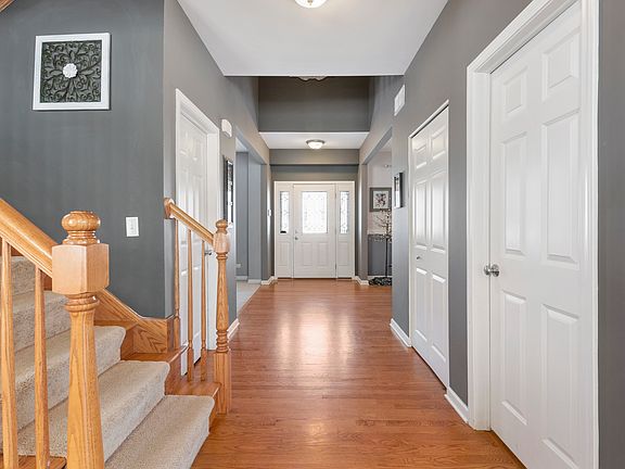 2nd image of 25261 Balmoral Dr