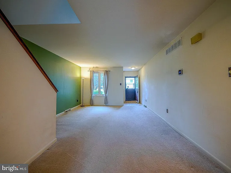 1001 Winfield Ct — Photo 6