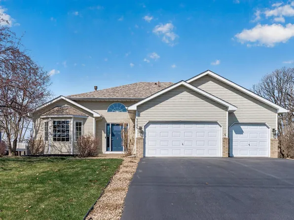 5725 Yucca Ln N, Plymouth, MN 55446