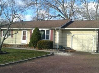 18 Woodland Rd, Centereach, NY 11720