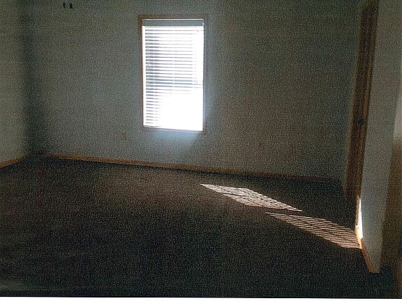 5th image of 21976 Freedom Dr