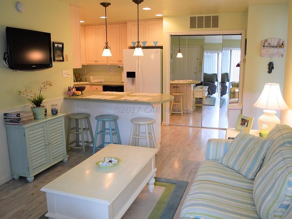 living room to kitchen