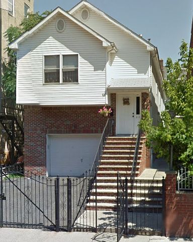 1st image of 213 Highland Ave #1