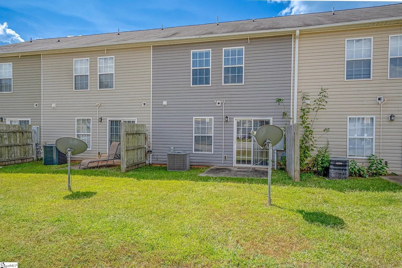 3 bed, 1498 sqft, $1,500 — Photo 2
