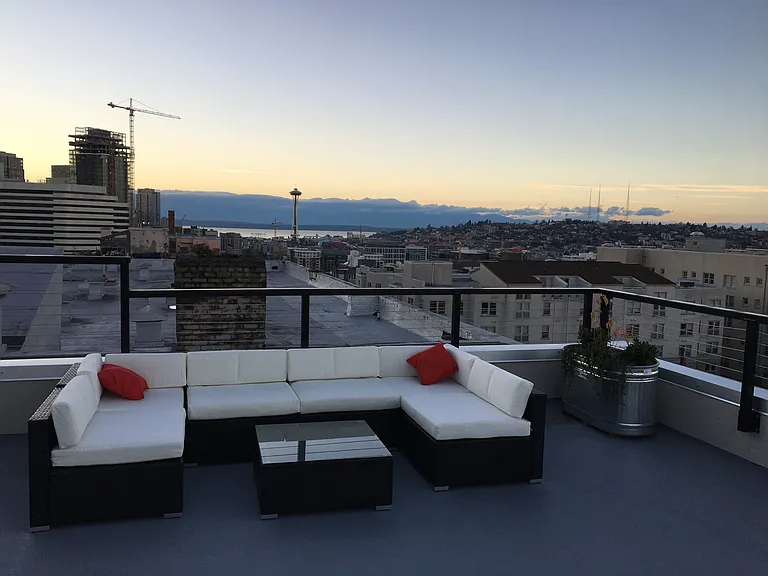 611 E Howell St #502 — Photo 8