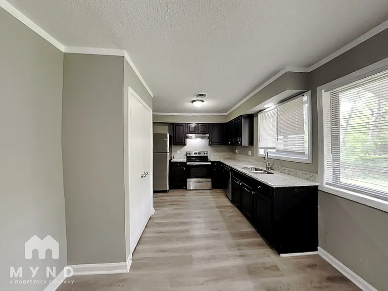 4014 Hitchcock St — Photo 7