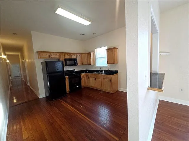 2 bed, 1.0 bath, 994 sqft, $1,200 — Photo 4