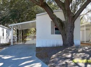 221 Fiji Palm Ln, Plant City, FL 33566