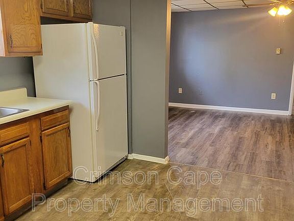 2nd image of 364 Lyndwood Ave APT 1