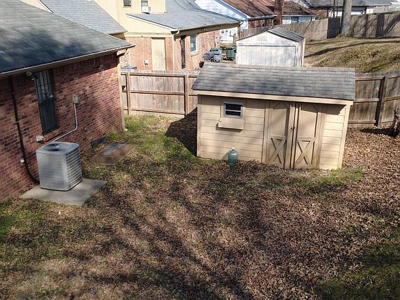 4th image of 1487 Butterworth Rd