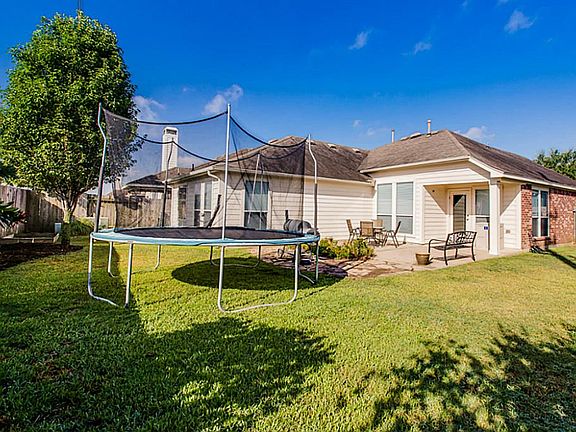 3rd image of 25615 Oakstone Park Dr