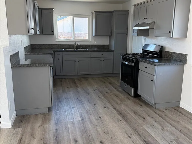 3320 Felix Ave — Photo 2