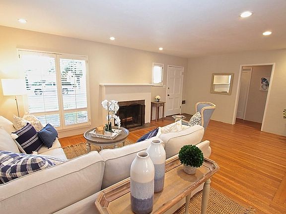 4th image of 608 Swanston Dr