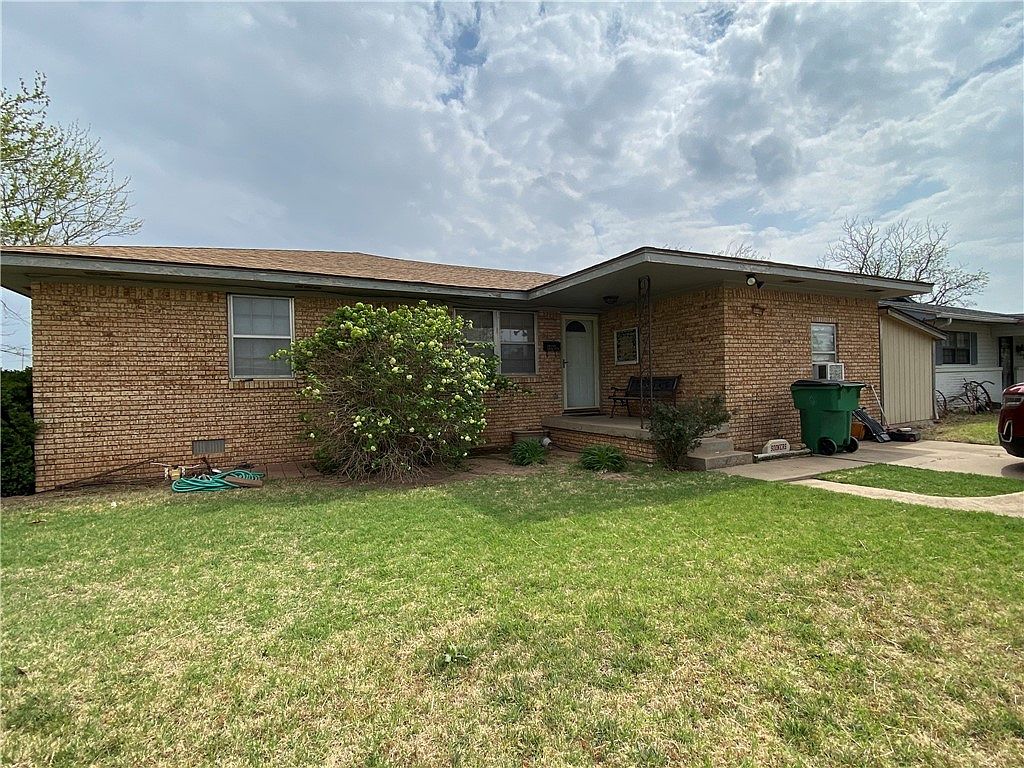 1014 E 10th St, Snyder, OK 73566 Zillow