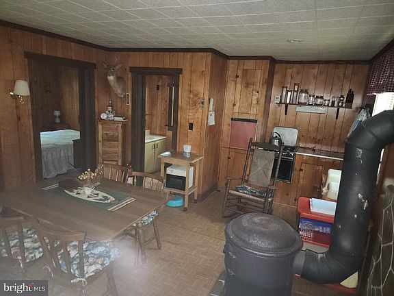 5th image of 832 Mount Tom Ln