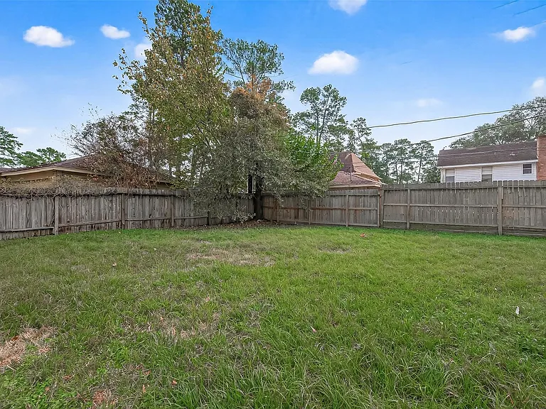 3815 Fernglade Dr — Photo 49