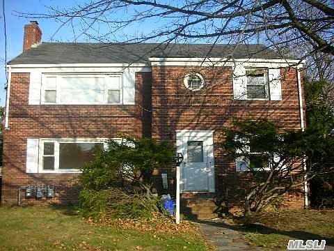 2nd image of 660 Great Neck Rd