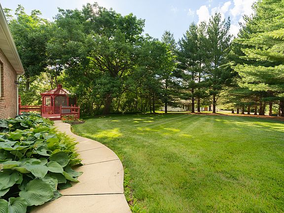4th image of 640 Timber Ridge Rd