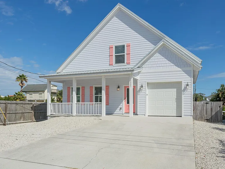 6832 Middleton Ave — Photo 5