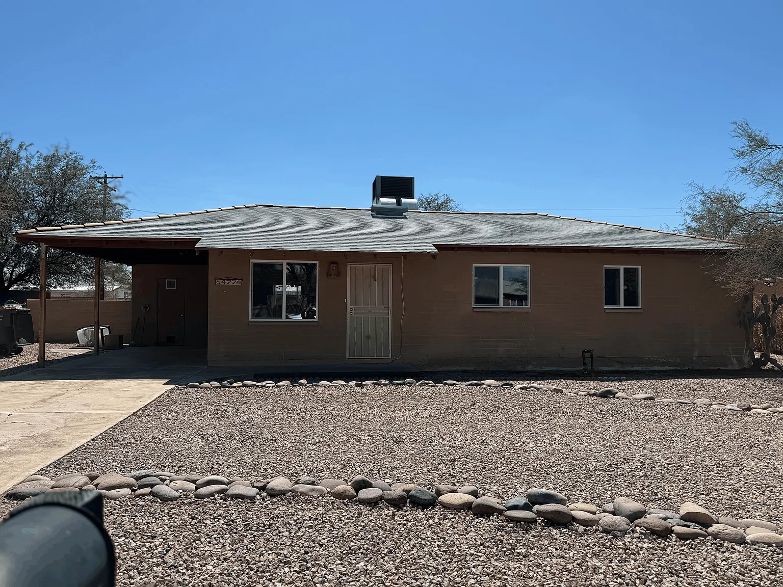 4 bed, 1644 sqft, $1,700 — Photo 1