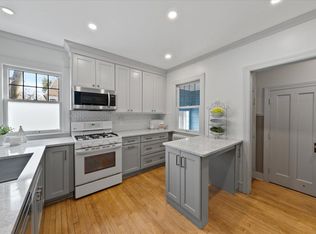 103 Ellenbecker Rd, Thiensville, WI 53092