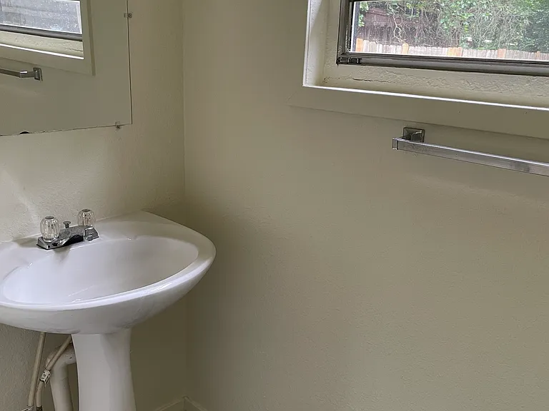 360 Sp Terry Rd — Photo 34