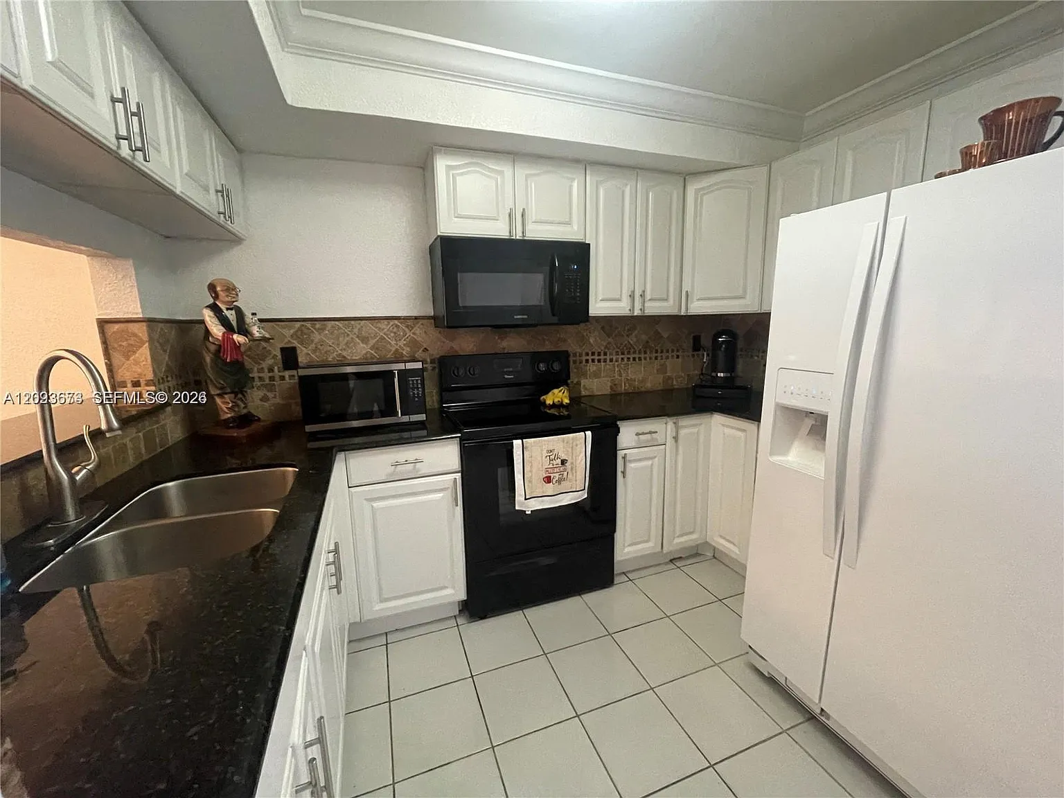 Mango Hill Condo #10 — Photo 3