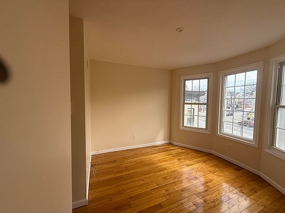 5th image of 2309 Kennedy Blvd #2R