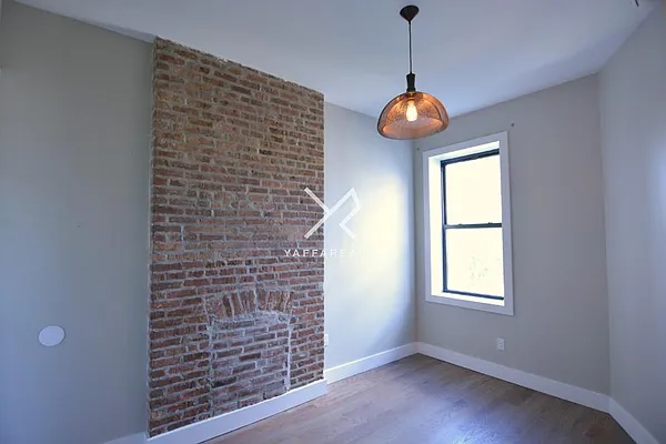 Rented by Yaffa Realty LLC | media 21