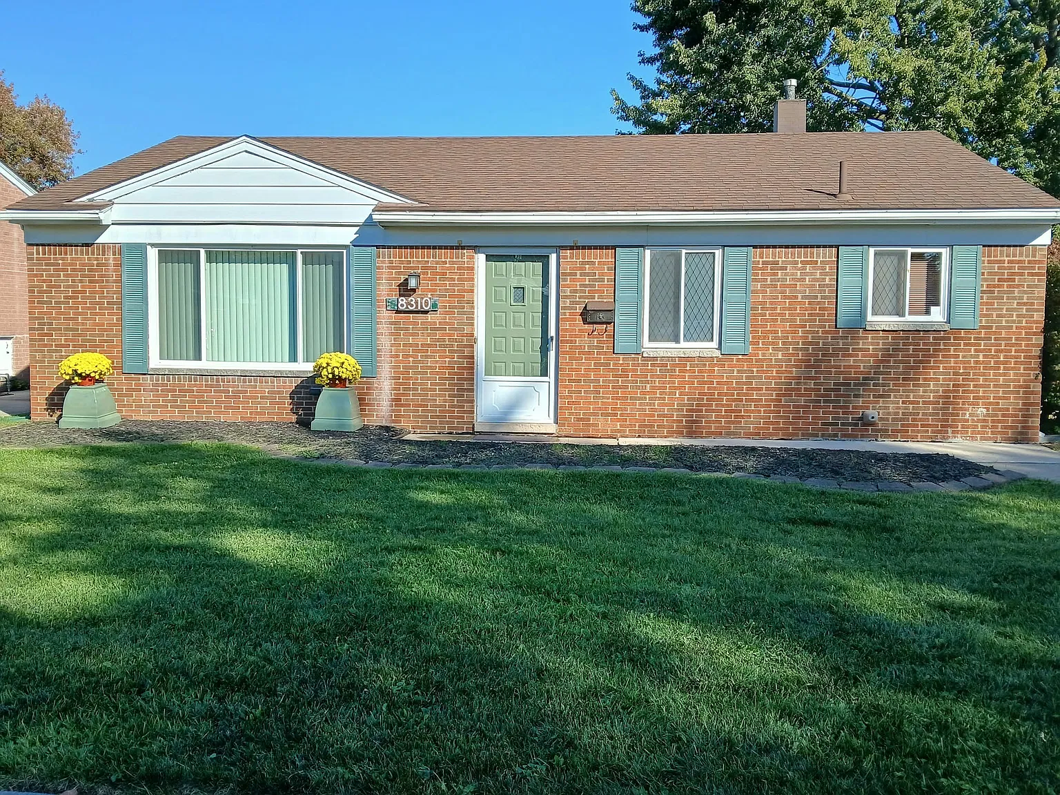 3 bed, 1140 sqft, $1,800 — Photo 1