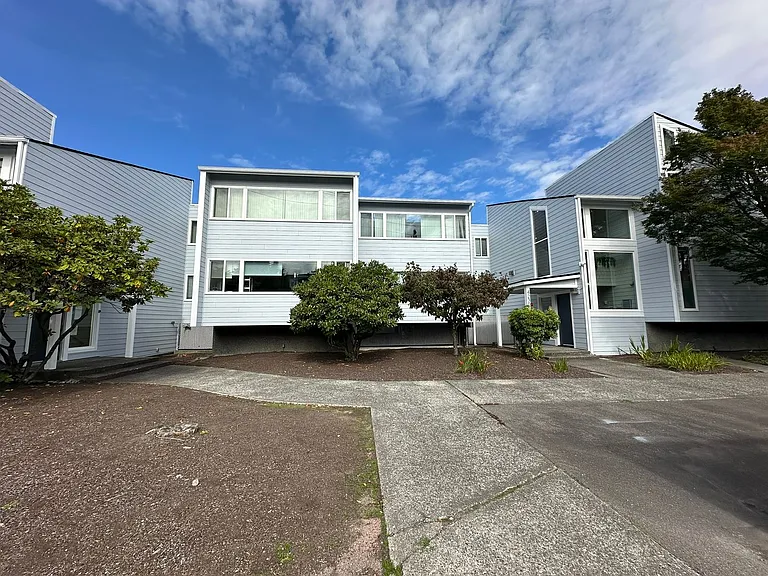 San Juan 16-Unit — Photo 18